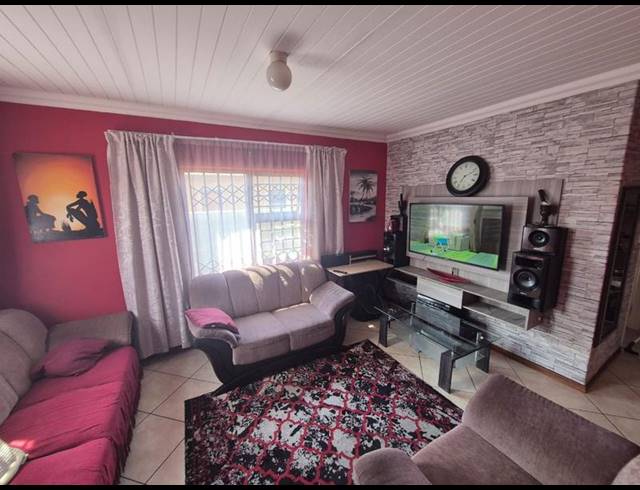 3 BEDROOM HOUSE FOR SALE IN MANDALAY